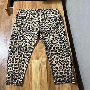 Leopard Print Capri Leggings